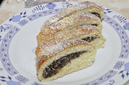 Brněnský vánoční ořechový závin  – Snadné recept z Česko kuchyně, hotový za 90 a více minut